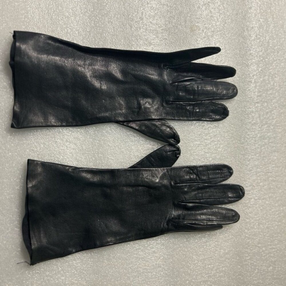 Grandoe Women's Black Vintage Kid Leather Gloves size 6 1/2 unlined.